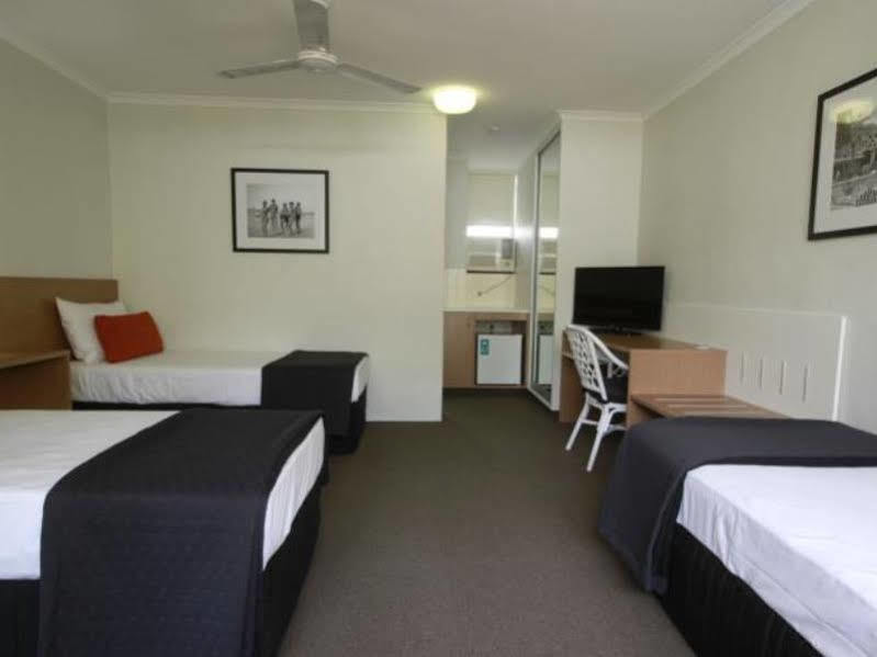 Darcy Arms Hotel Motel Gold Coast Extérieur photo