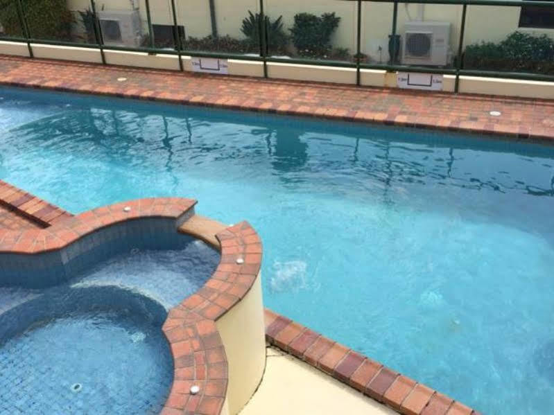 Darcy Arms Hotel Motel Gold Coast Extérieur photo
