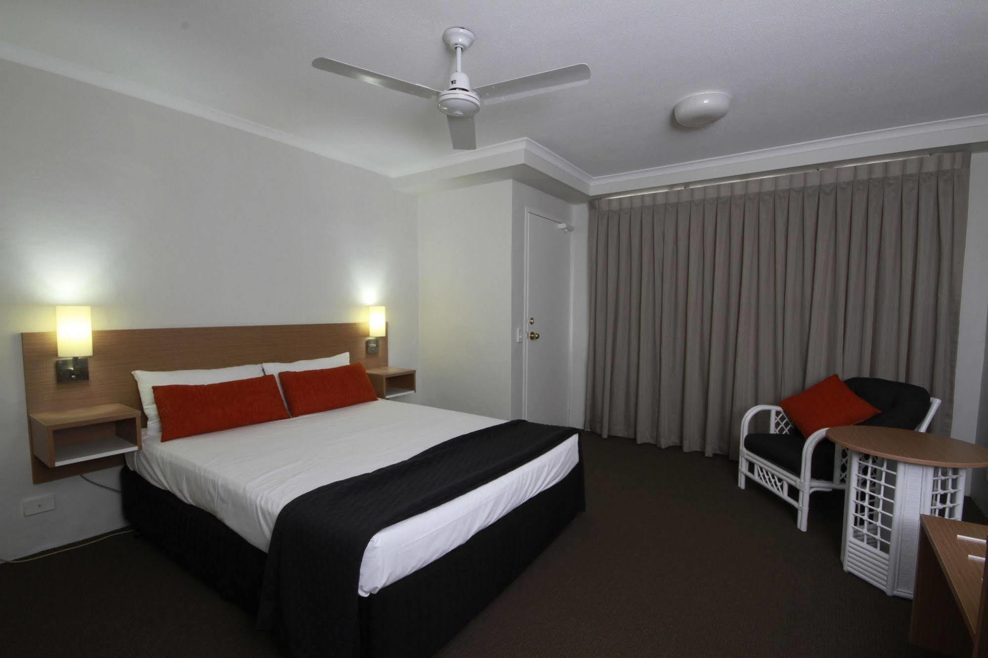 Darcy Arms Hotel Motel Gold Coast Extérieur photo